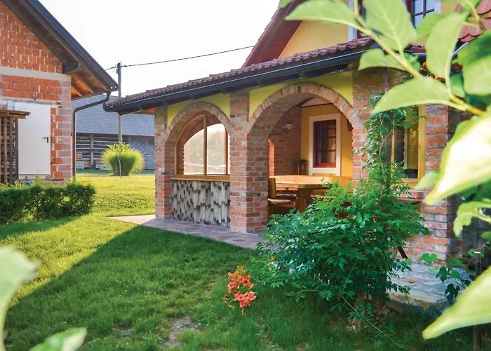 Three-bedroom In * Gradac