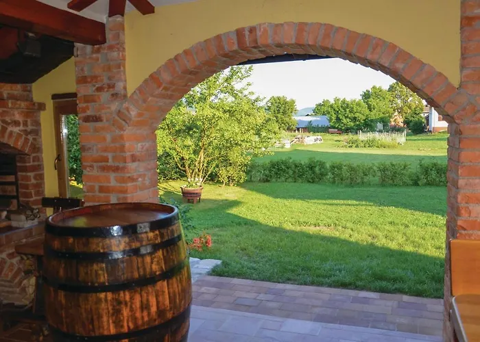 Holiday home Three-bedroom In Gradac